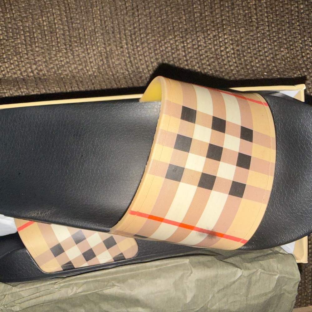 Burberry Silver Logo Box
